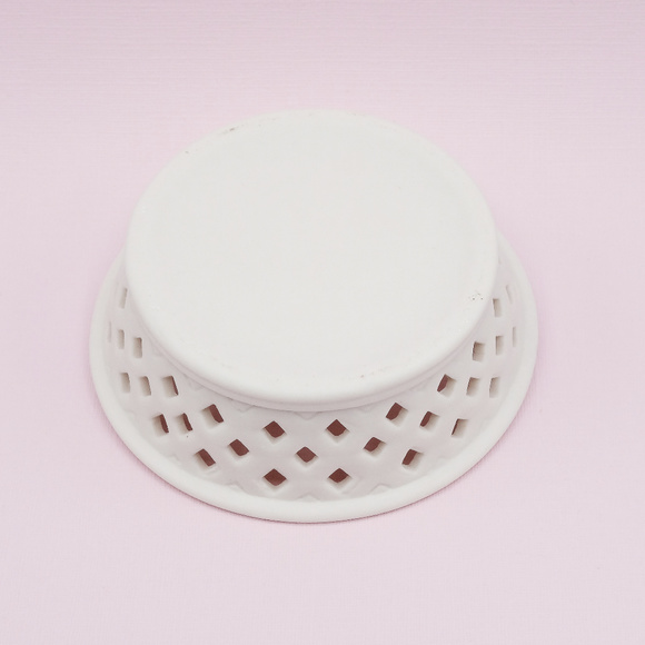 Trinket Box, Unglazed Porcelain, Vintage Collectibles - Picture 6 of 10